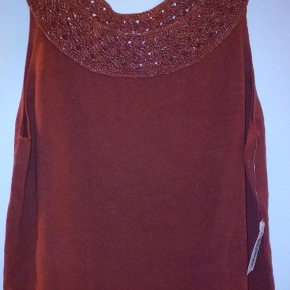 Winter Red Tunic  Sweater (sleeveless) NWT - Picture 2 of 5